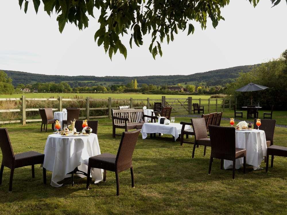 Delta Hotels by Marriott Cheltenham Chase Exteriör bild