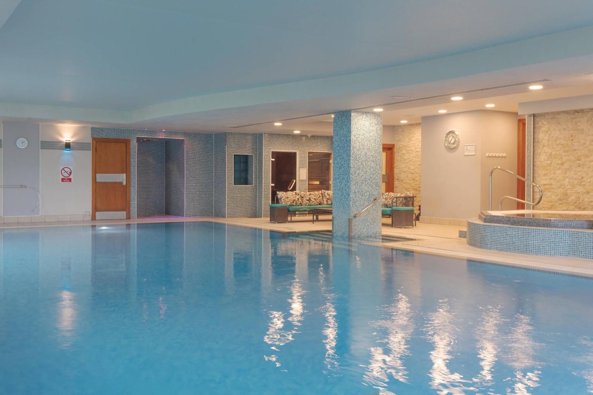 Delta Hotels by Marriott Cheltenham Chase Exteriör bild