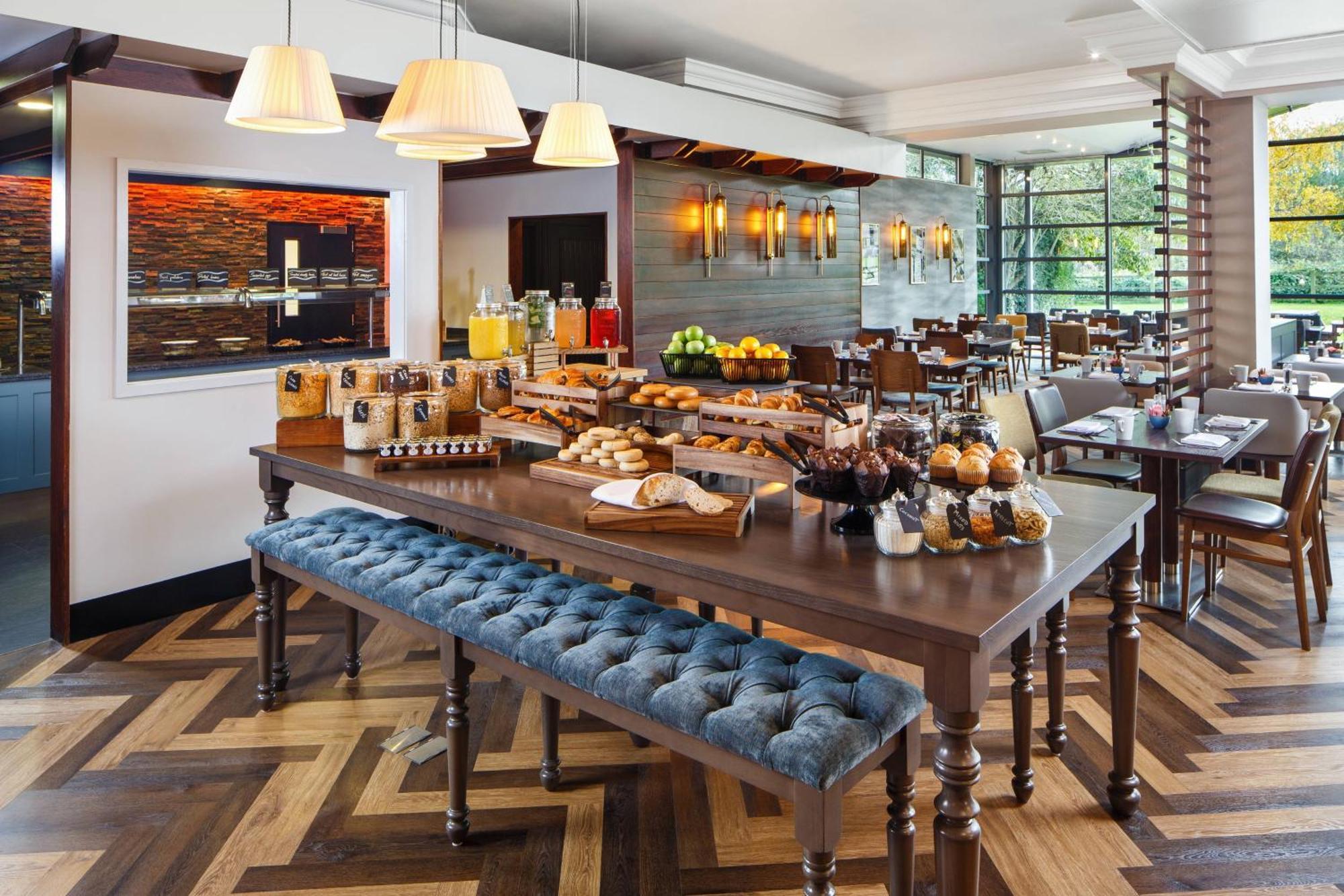 Delta Hotels by Marriott Cheltenham Chase Exteriör bild