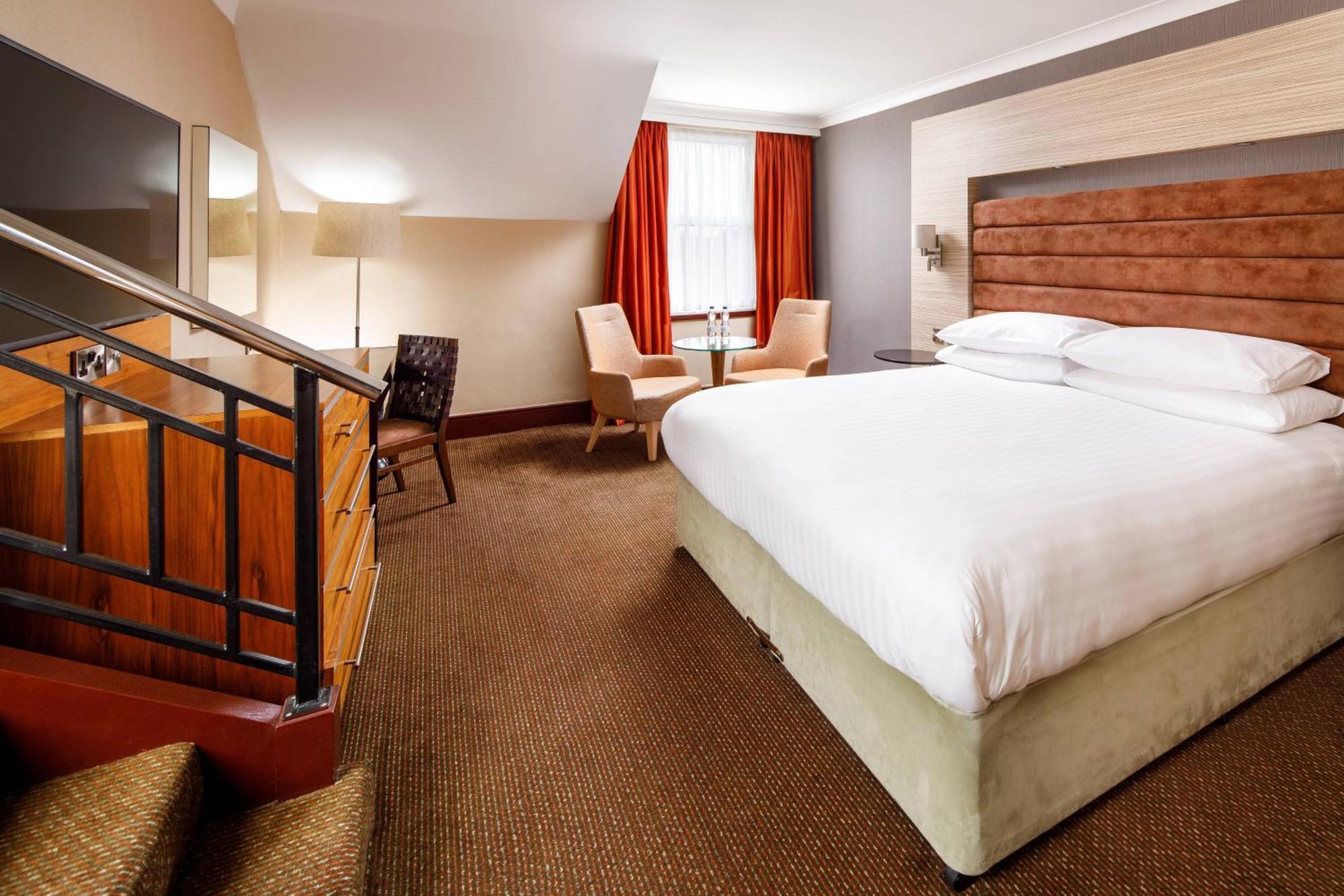 Delta Hotels by Marriott Cheltenham Chase Exteriör bild